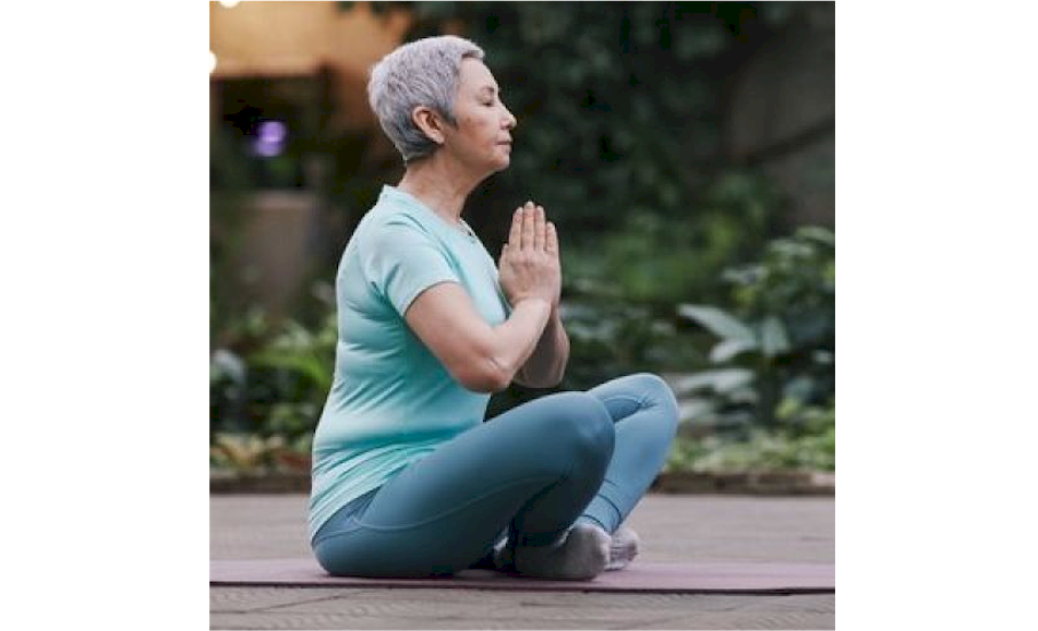 Mieux vieillir grâce au yoga ?